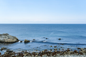 尻屋崎から津軽海峡越し見る北海道の山々