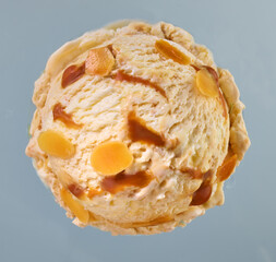Mandel Karamel Eis gestrrudelt, eiskugel, eiscreme, Eisdiele, 