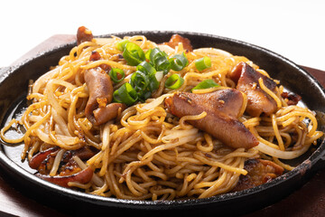 鉄板ホルモン焼きそば