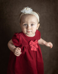 Dziewczynka w czerwonej sukience © widzisz1988