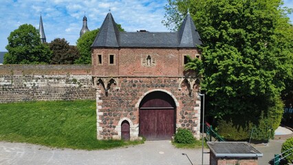 Zons am Rhein, Südtor