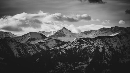 Obraz premium monochrome alpine landscape at a cloudy spring morning in the hohen tauern in austria