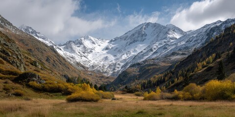 Fototapeta premium Alpine Valley in Autumn (2)