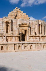 Obraz premium Details of the stage area of South Theater in Jerash, a Greco-Roman well preserved city in Jordan