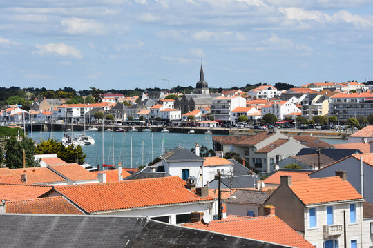 Port Saint Gilles crois de vie, vend&eacute;e, France.