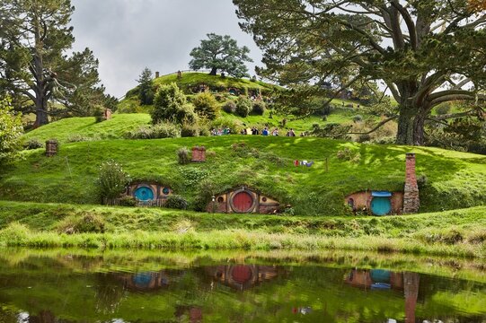 Hobbiton Movie Set