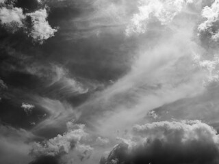 5月の午後　印象的な青空と雲モノクローム34