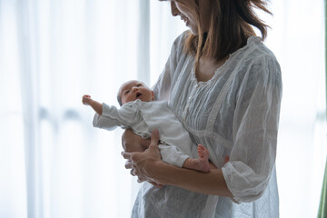 新生児（0歳0ヶ月）とお母さん