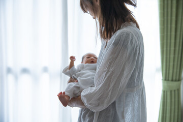 新生児（0歳0ヶ月）とお母さん