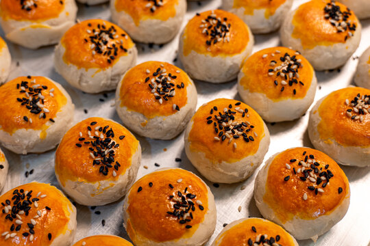 Chinese Thai Bean Pie (Tao-Sor). Biscuit with bean paste filling.
