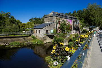 pont sur la rivi&egrave;re