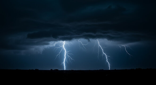 Uma tempestade crepuscular sem fim &mdash; nuvens escuras rodopiando de forma n&atilde;o natural, chuva caindo para cima, rel&acirc;mpagos em forma de runas, sobrenaturais e agourentos