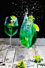 Refreshing Mint Julep Cocktail with Splash