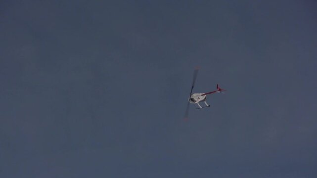 H&eacute;licopt&egrave;re en montagne