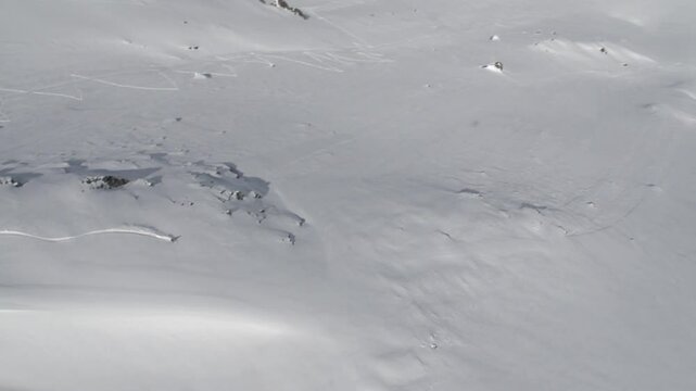 Ski Freeride film&eacute; depuis un h&eacute;licopt&egrave;re