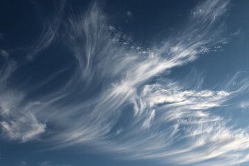 015-049-Clouds-248-_Wispy_clouds_forming_intricate_patterns._