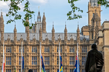 Bronze Statue gazing at the Palace of Westminstrer, London, UK