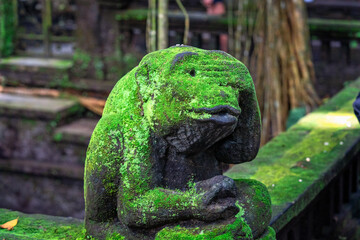 statue of frog god