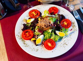 Salad with tuna, anchovies, asparagus and hard boiled egg