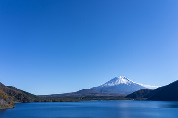 Snow-capped Mt. FUJI Yamanakako side