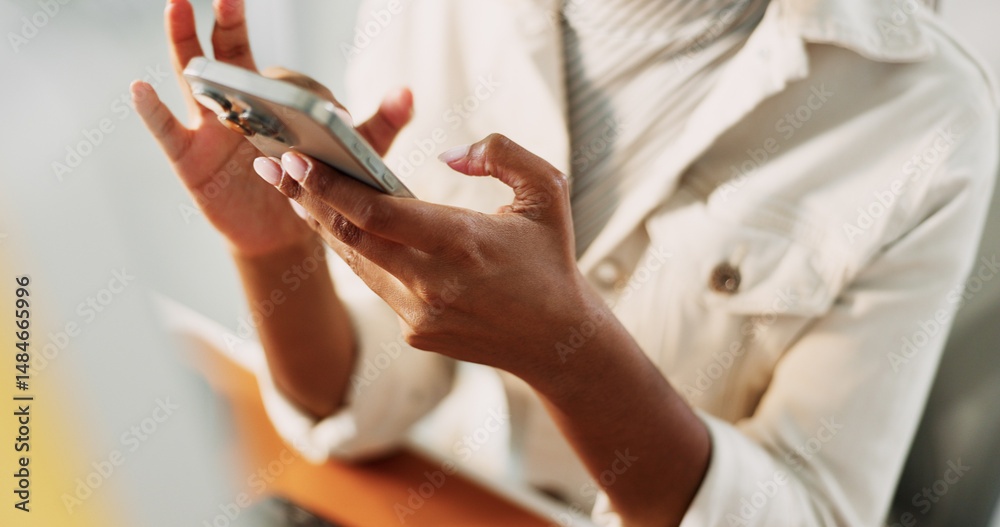 Aufkleber business woman, hands and typing with phone at desk for browser testing, social media trends or clie