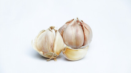 garlic isolated on white, clipping path