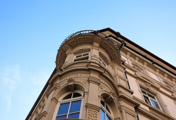 Fototapeta premium Altbau mit rundem Erker im Zentrum von Freiburg