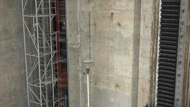 Inside the Lift&mdash;Where Water Meets Machinery