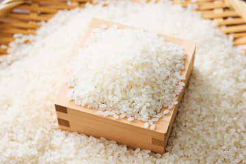 枡に盛った日本の生米