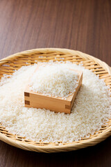 枡に盛った日本の生米
