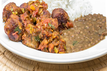 Rougail saucisses, riz et lentilles 