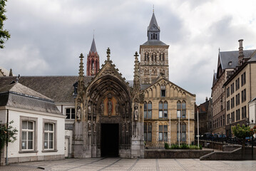 Fototapeta premium Maastricht, The Netherlands - September 17, 2024: a view of the Basiliek van Sint Servaas