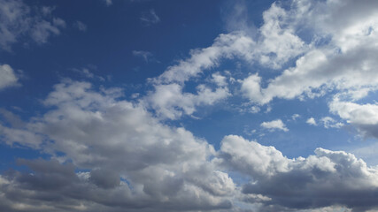 White clouds fly in the sky