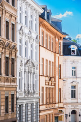 Fototapeta premium Straßenzug mit Altbauten aus der Gründerzeit in Wuppertal, Deutschland