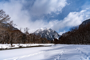 Fototapeta premium 厳冬期の上高地