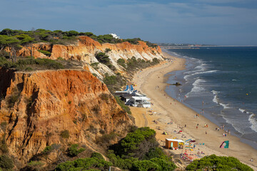 Strand Praia da Falesia an der Algarve