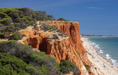 Strand Praia da Falesia an der Algarve