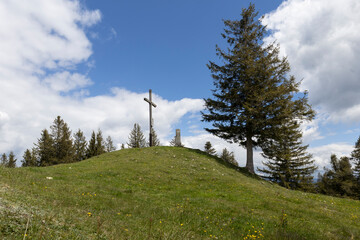 Gipfelkreuz auf der Farrenpoint bei Bad Feilnbach, Bayern, Deutschland