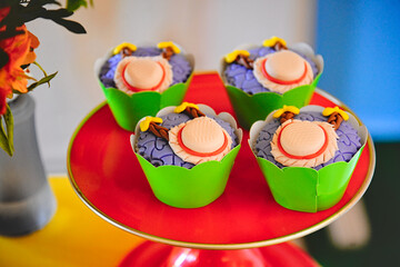 Cupcakes with the theme of Festa junina or São João. Bright and cheerful colors. A very traditional festive period in Brazil, where the country and rustic lifestyle is celebrated.
