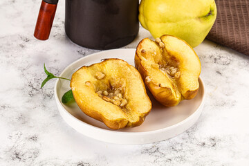 Baked quince with honey and cedar