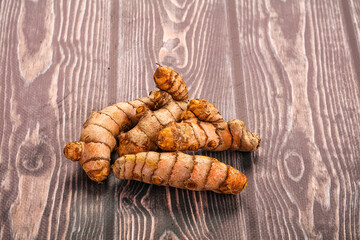 Fresh raw asian tumeric roots