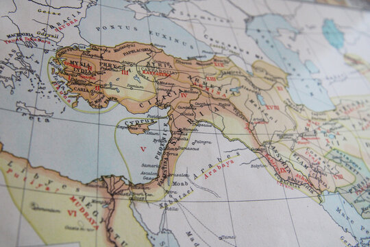 Detailed vintage map of Asia Minor, Mesopotamia, and the eastern Mediterranean, featuring ancient regions like Lydia, Phrygia, Cappadocia, Phoenicia, and Cyprus with historical place names and borders