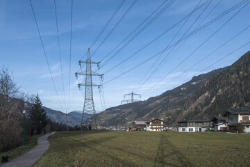Strommasten im Zillertal