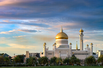 Omar Ali Saiffudien Mosque, a mosque with a golden dome in Brunei Darussalam