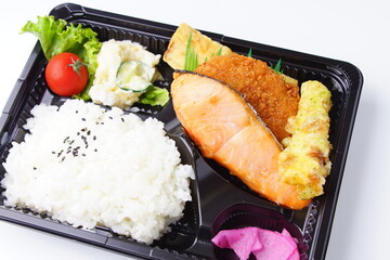 鮭弁当　和食