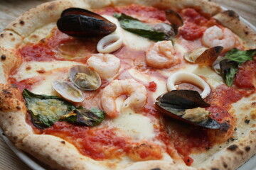 Italian Food, Seafood Pizza - イタリア料理 シーフードピザ
