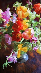 Obraz premium Tulip Symphony: Colorful Blooms & Elegant Floral Centerpiece for Spring Decor