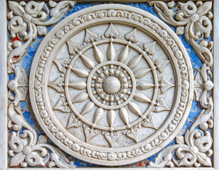 Naklejka premium A moonstone carving at a Sri Lankan temple entrance showing exquisite symbolism and detail