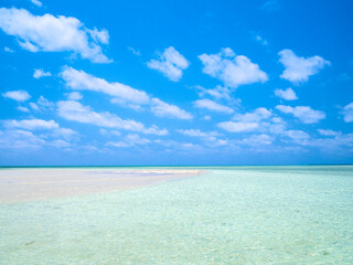 竹富島・コンドイ浜の「幻の浜」（沖縄県竹富町）