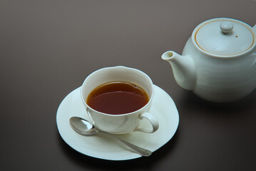 おいしいコーヒー味の焼菓子とホットコーヒーで、贅沢なアフタヌーンティー